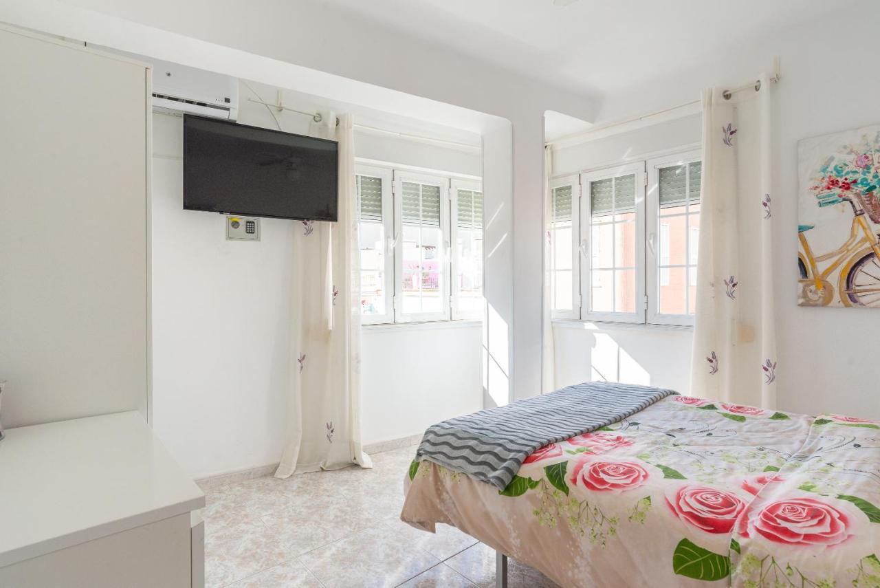 Rooms Breeze & Sun Málaga Eksteriør bilde